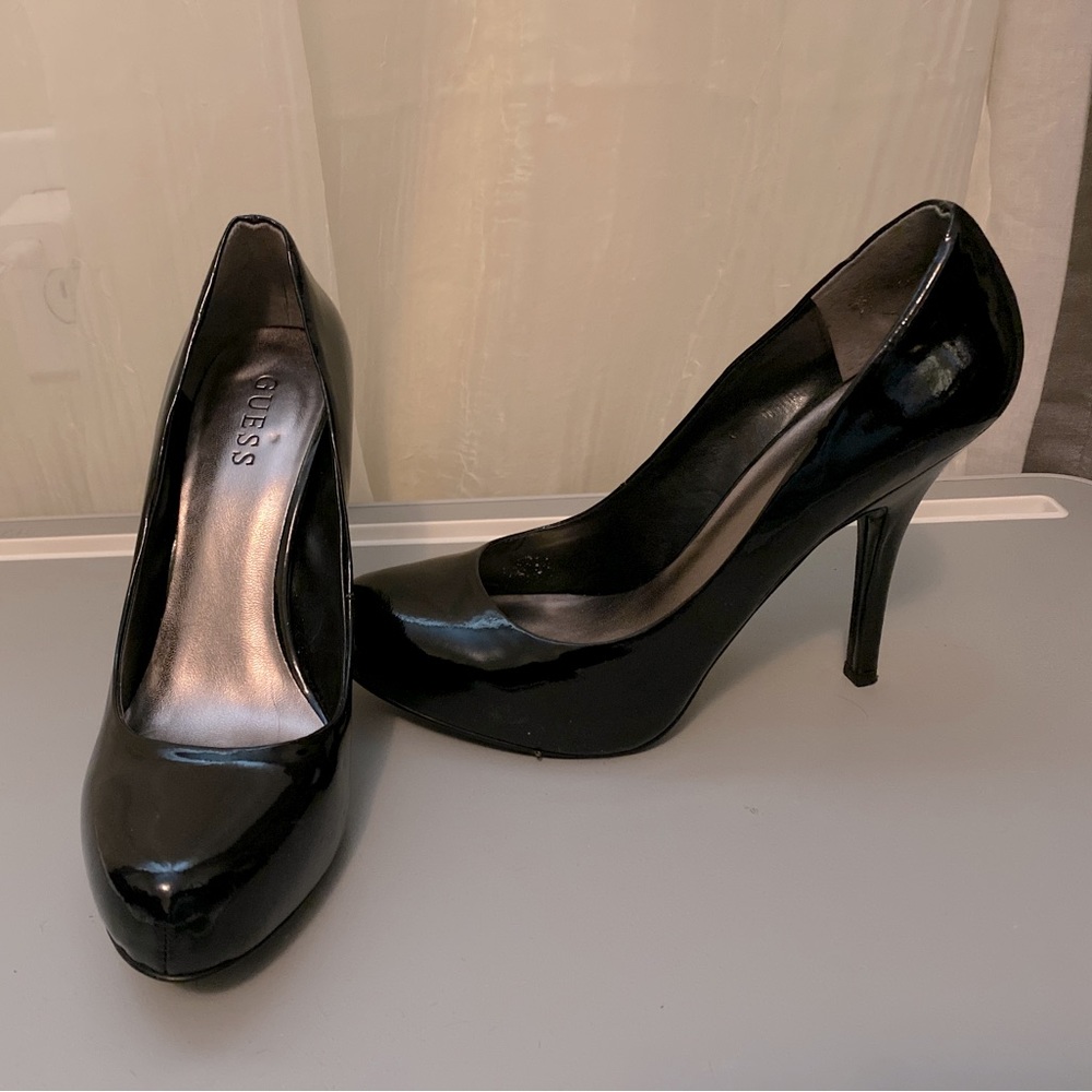 Guess Vintage 
Classic Black Paten Leather Platform 8.5M